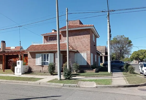 Oficina , Local , Casa Alquiler Comercial Sobre Menéndez Pidal Esquina Del Campillo
