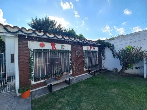 Venta Casa Jose C Paz Con Cochera Y Parque Apto Credito