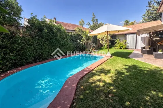 Bungalow En La Reina 5 D, 5 B Más Servicios.