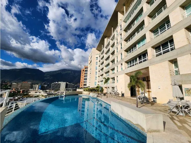Se Alquila Apartamento 133 M2 2h+serv/3.5b/2pe Lomas De Las Mercedes