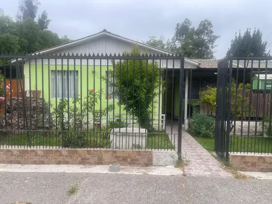 Amplia Casa De 120/400m2 En Barrio Tranquilo, Peñaflor
