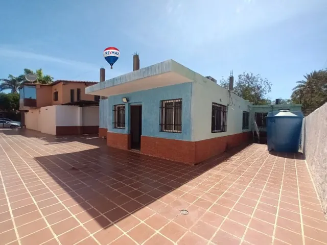 Casa En Urbanización. Playa El Angel, Con Zona Residencial