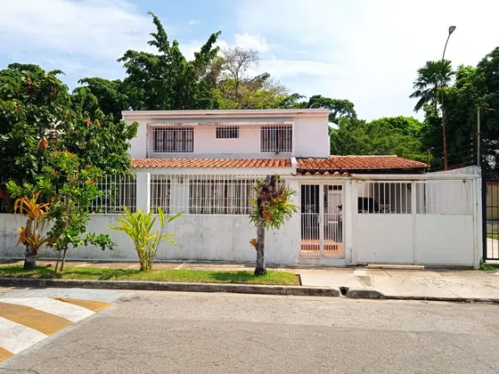 Yonny Silva Rentahouse Carabobo Vende Excelente Casa En Las Clavellinas Valencia Rcys 23-31050