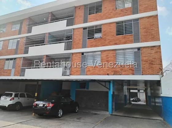 Oficina En Alquiler Inm En Una Zona Muy Céntrica Te Permite Llegar A Todos Los Logares Que Deseas En Menos Tiempos. Valencia 25-22234