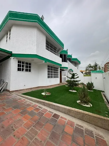 En Venta Moderno Townhouse En Lecheria 