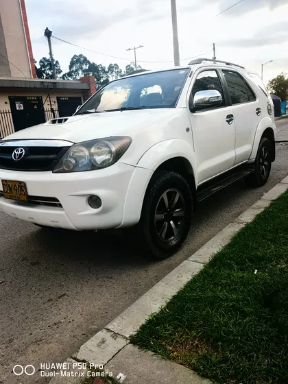 Toyota Fortuner 3.0 Sr5