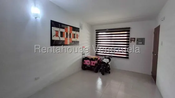 Sorangel Vargas Vende Hermosa Casa En Urbanismo Privado, Tanque Subterraneo. El Amanecer Cabudare Mls #25-24115