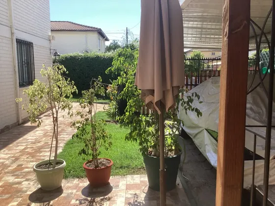 Casa Con Bello Patio Para Compartir !!