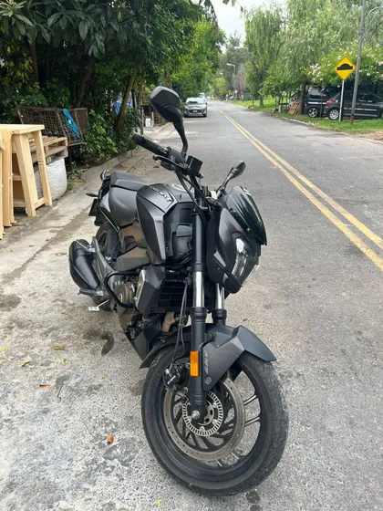 Dominar Bajaj 400