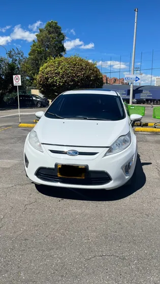 Ford Fiesta 1.6 Hatchback Mecánica