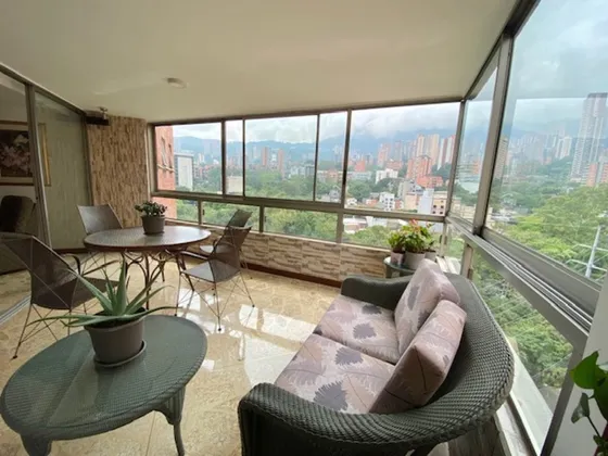  Apartamento En Venta Ubicado En El Poblado Sector La Florida  (27119).