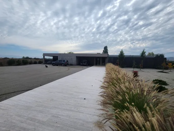 Moderna Y Nueva, Las Brisas De Chicureo