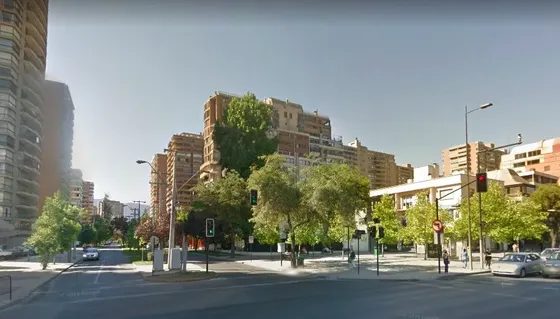 Estacionamiento La Gloria Con Apoquindo