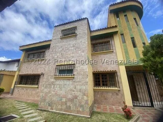 Amplia Casa En Alquiler En Colinas De Los Ruices