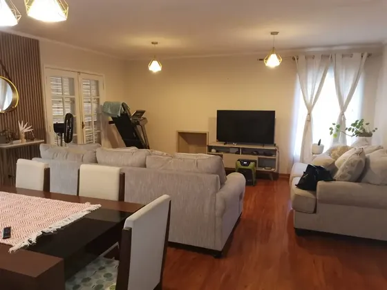 Casa Central,3dorm. 2baños,cocina, Patio, 3 Estacionamientos
