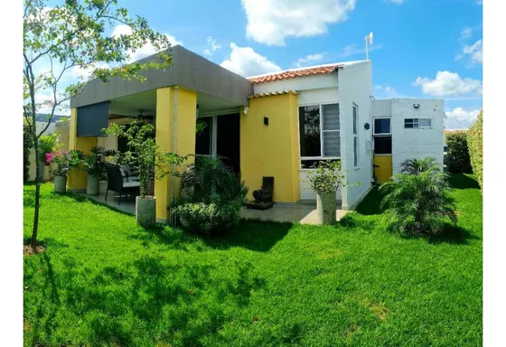 Casa Ampliada De Un Piso En Camelias Del Castillo Jamundí