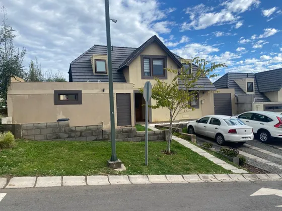 Hermosa Casa En Alto Macul, La Florida