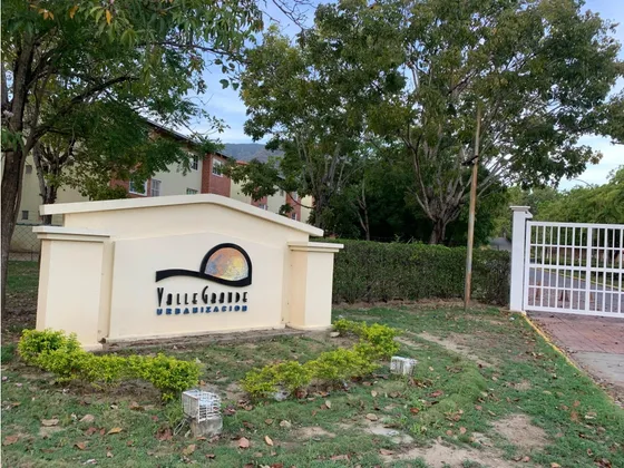Apartamento En Venta  Valle Grande