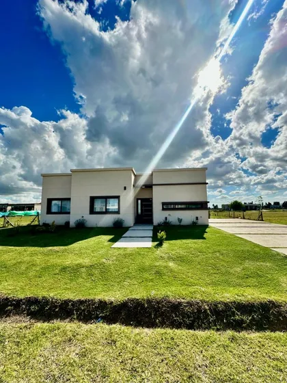 Casa En Venta Barrio La Magdalena(green) Canning