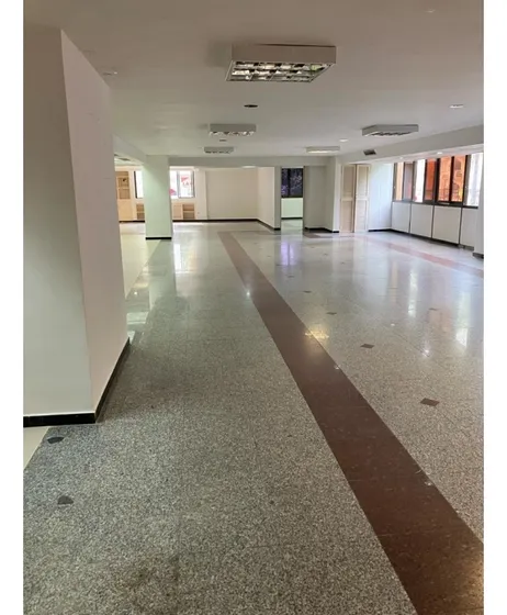 Venta Oficina 315 Mts2 En Versalles, Norte De Cali . 11512.