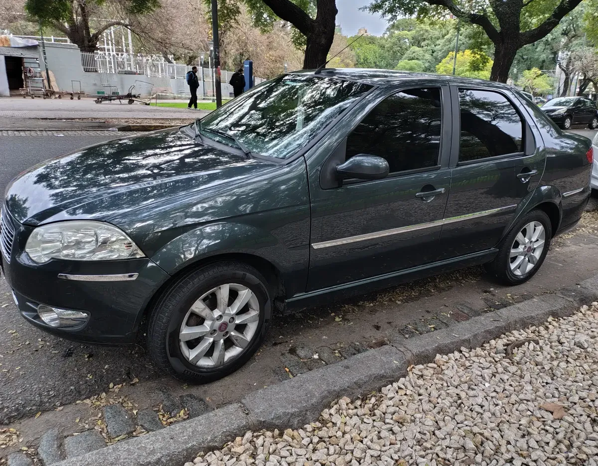 Fiat Siena 1.8 Hlx Benzina Año 2009
