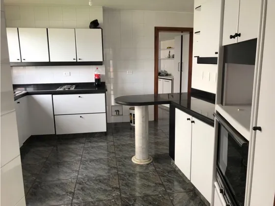 Venta De Casa En Av. Alberto Mendoza