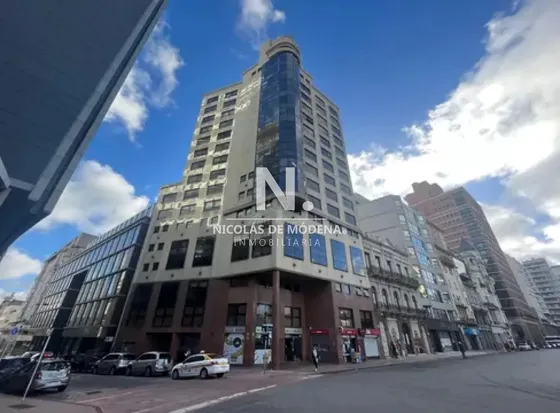 2 Oficinas En Venta Unificadas En Ciudad Vieja