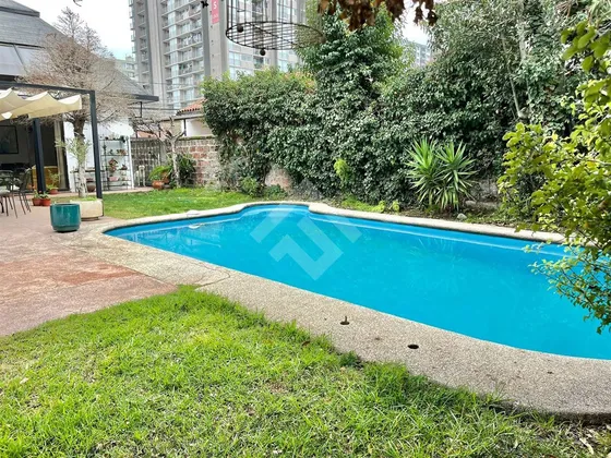 Casa En Venta De 4 Dorm. Con Piscina En San Miguel 