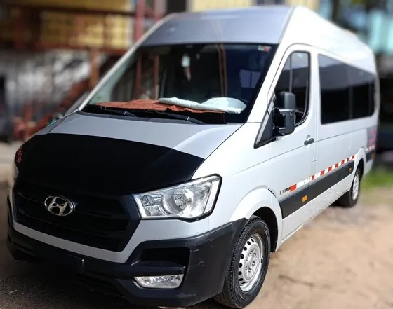 Hyundai H350 Minibus