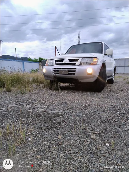 Mitsubishi Montero Japón
