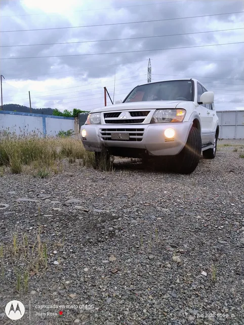 Mitsubishi Montero Japón
