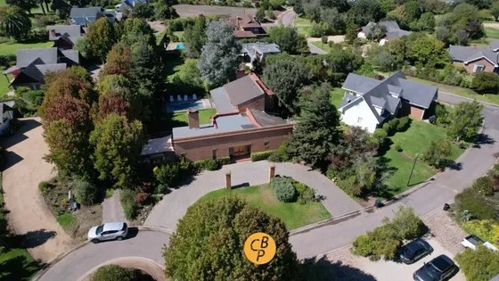 Moderna Casa En Las Brisas - Refugio Familiar De Gran Nivel