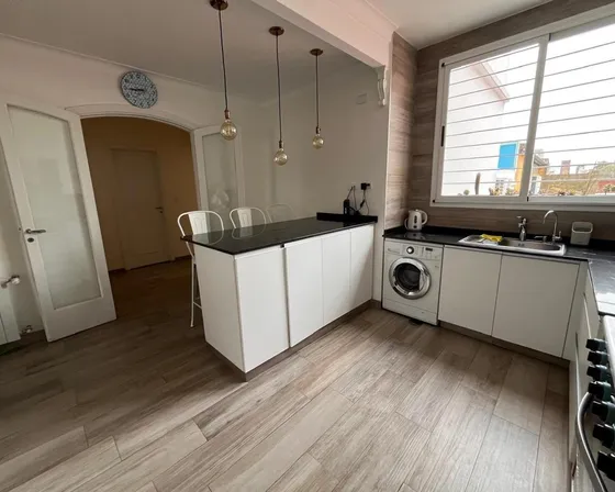 Casa En Venta - 4 Dormitorios 2 Baños - 320mts2 - Villa Urquiza