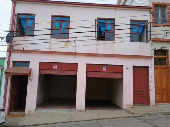 Casa 2 Pisos,2 Estacionamientos,2 Entradas Independientes.