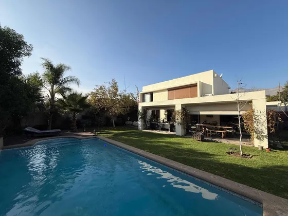 Se Arrienda Preciosa Casa 5d 4b + Servicios Piedra Roja