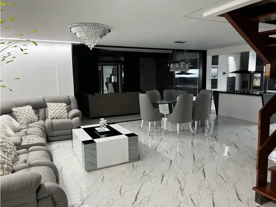 Casa En Venta Poblado