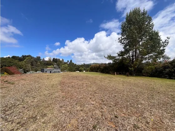 Lote Unidad Cerrada Loma Del Escobero 1220 M2