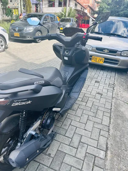 Moto-scooter-  Black- Victory- Cc175cc- Único Dueño