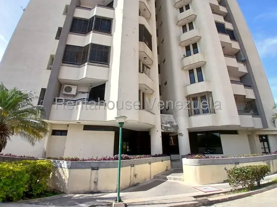 Gisselle Lobo Tiene En Alquiler Bello Apartamento En Zona Exclusiva Del Este De Barquisimeto Dispone De 3 Habitaciones 2 Baños Completamente Amoblado 2 5 2 3 6 5 7                                     