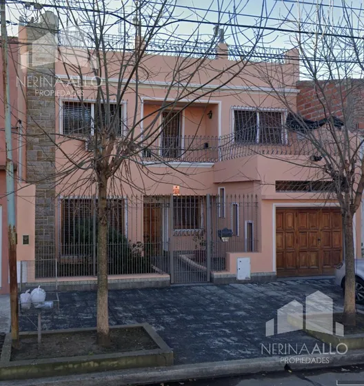 Venta Casa Chalet  En Haedo Barrio Guemes