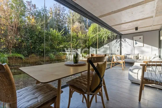 Departamento En Venta Con Jardin De 2 Dorm. En Lo Barnechea