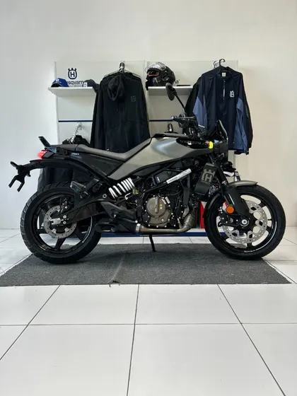 Husqvarna Svartpilen 250
