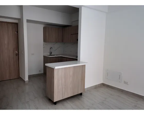 Moderno Apartamento Con Amplio Balcón Y Parqueadero, Frente A C.c. Fabricato