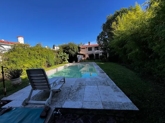 Casa En  Venta En Arguello A Metros De Recta Martinolli