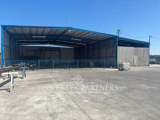Propiedad Comercial Con Galpón, Sector Bajos La Po...