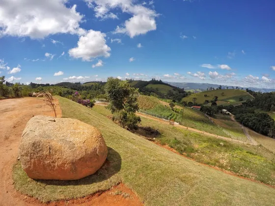Terreno De 6.200m² Em Extrema Mg Com Escritura, Platô Pronto, Vista Panorâmica E Infraestrutura