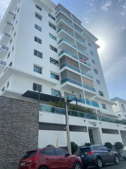 For Sale Apartamento En Evaristo Morales Torre Familiar Piso 8 Con 172 Metros Shutters Y Mallas De Seguridad 