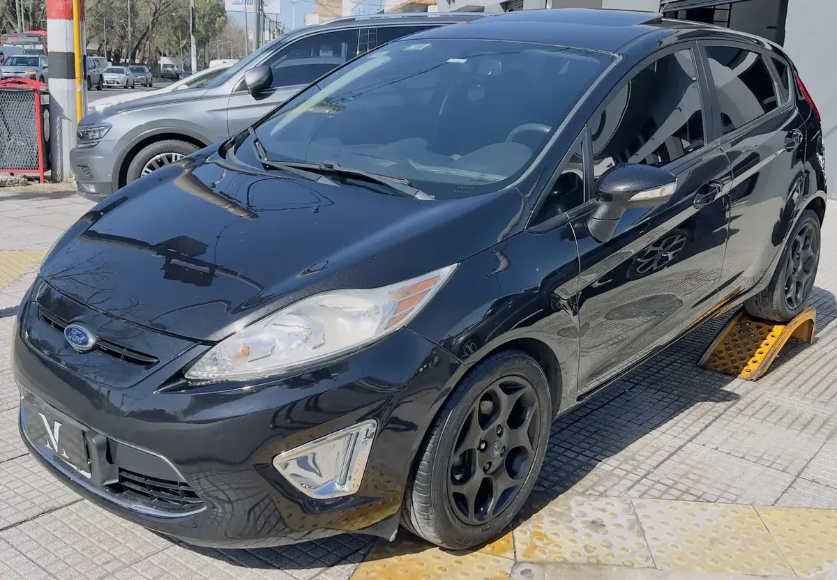 Ford Fiesta Kinetic 1.6 Titanium 120cv