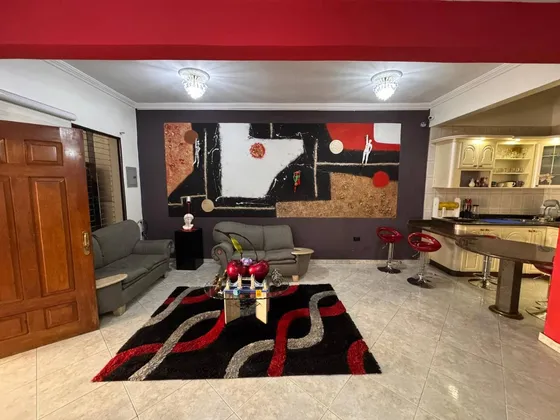 Venta De Apartoquinta En Conjunto Residencial Los Mangos, Valencia. Mr.