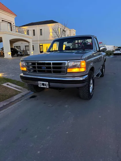 Ford F-150 Flareside Xlt 4.9